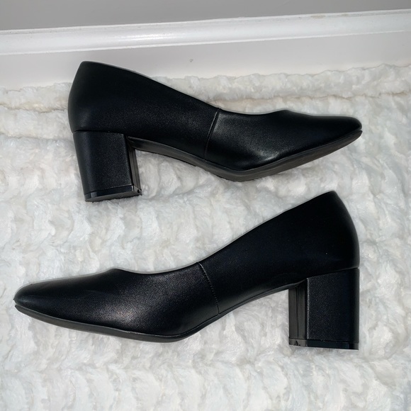 new directions Shoes - New Directions black square heels